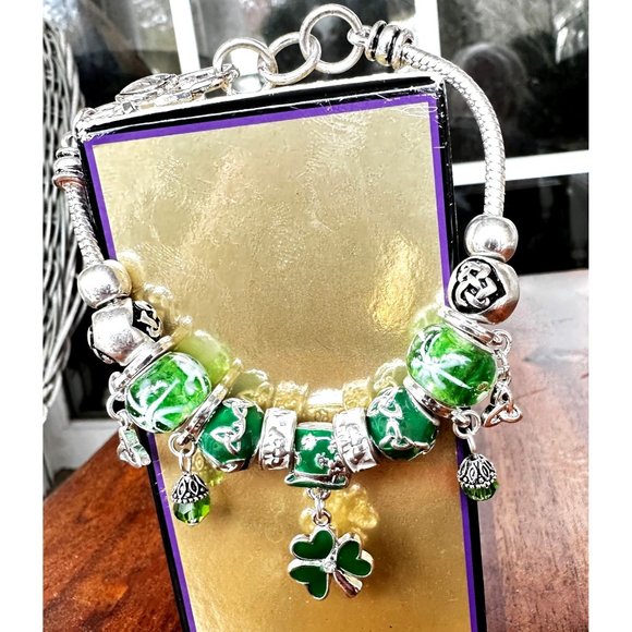 St Patrick's Day Shamrock Charm Bracelet Beaded Top Hat Celtic Knot Crys… - Picture 8 of 12